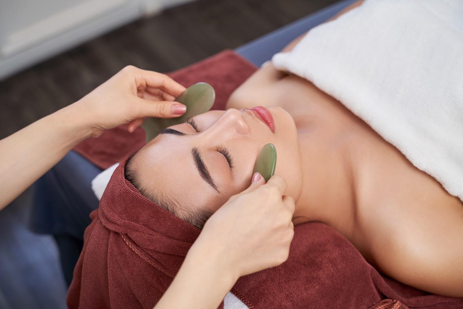 Massage Mặt Ngọc - Trẻ Hóa Thanh Lọc Tự Nhiên